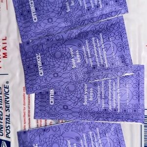 Amika‎ bust your brass conditioner